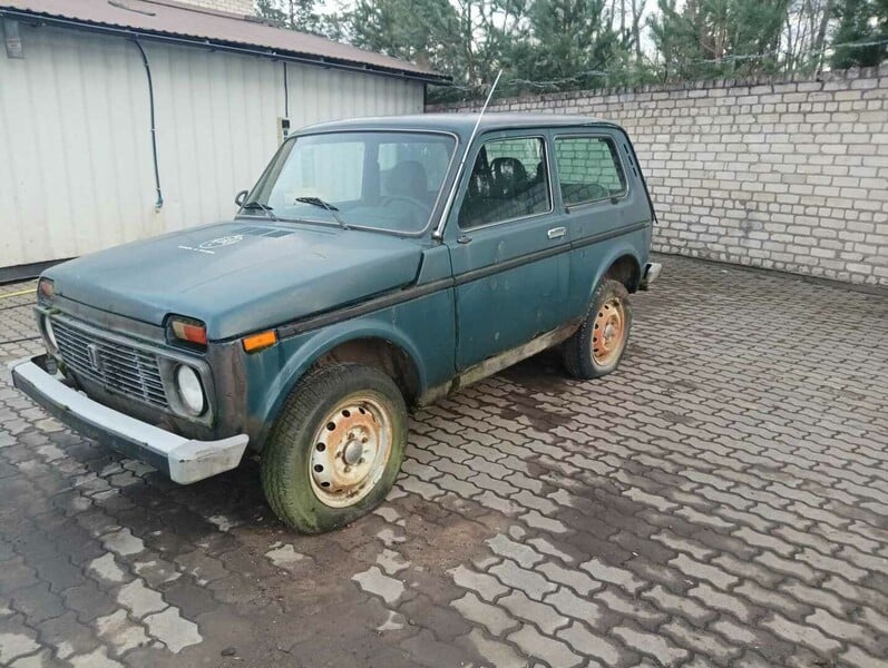 Lada Niva 1990 г запчясти