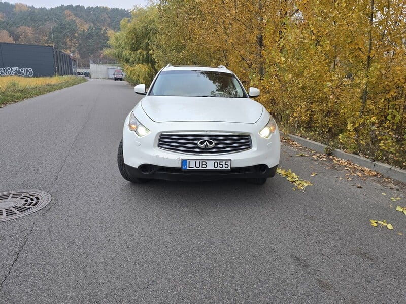 Infiniti FX35