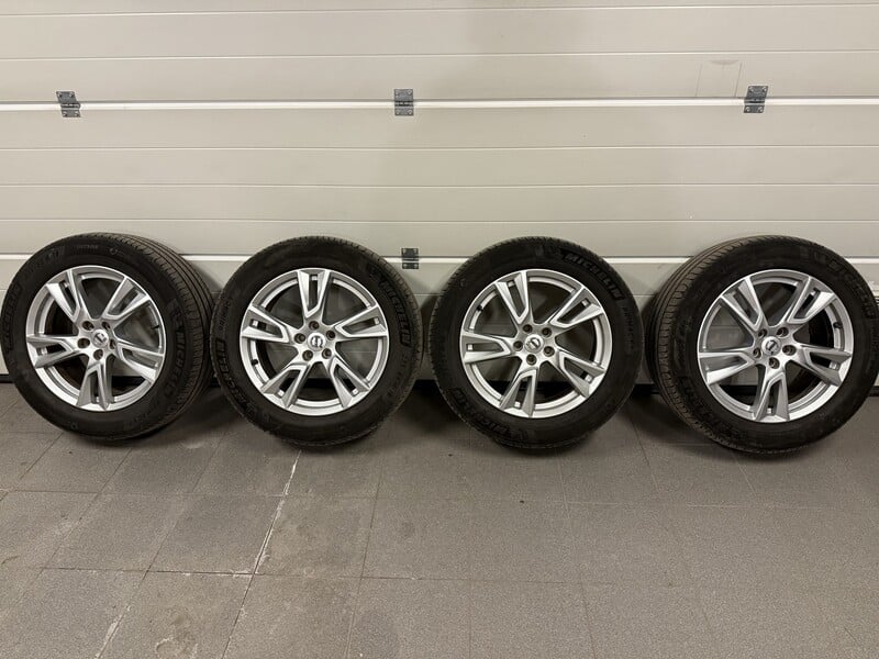 Light alloy R18 rims