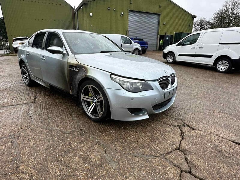 BMW M5 E60 2008 y parts