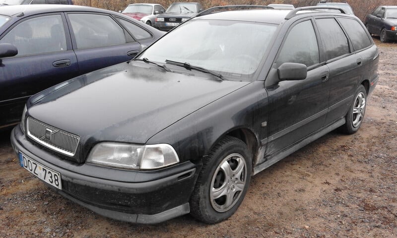 Volvo v40 1996 универсал