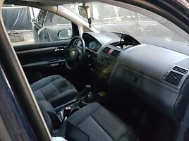 Volkswagen Touran I AZV 2006 г запчясти