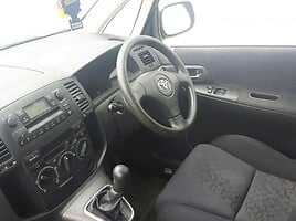 Toyota Corolla Verso 2003 m dalys