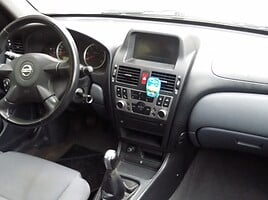 Nissan Almera N16 2004 m dalys