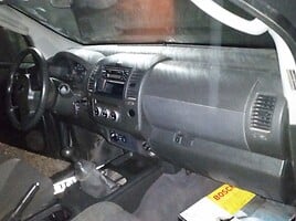 Nissan Navara 126kw 2006 m dalys