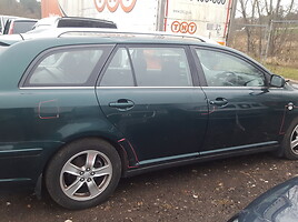 Toyota Avensis II 2004 y parts