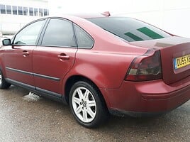 Volvo S40 II 2005 y parts