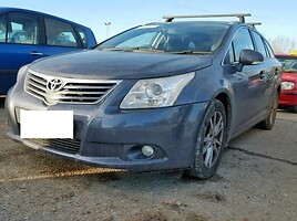 Toyota Avensis III 2010 y parts