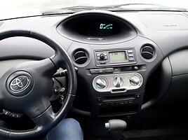 Toyota Yaris I 1.3i AUTOMAT 2004 y parts