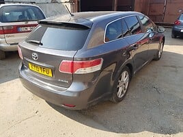 Toyota Avensis III 2010 y parts