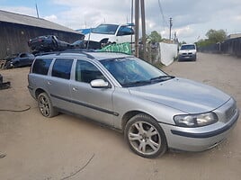 Volvo V70 II 2002 y parts