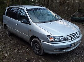 Toyota Picnic 2000 г запчясти