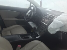 Toyota Avensis 2010 г запчясти