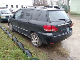 Toyota Avensis Verso 2002 m dalys