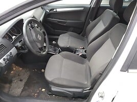 Opel Astra II 2009 y parts