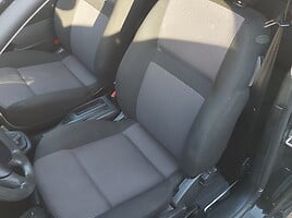 Volkswagen Golf 2000 г запчясти