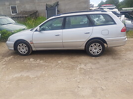 Toyota Avensis I 2002 y parts