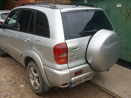 Toyota Rav4 II 2.0D4D sidabrinė 4d. 2003 г запчясти