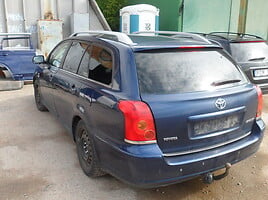 Toyota Avensis II 2004 y parts