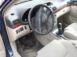 Toyota Avensis II 2004 y parts