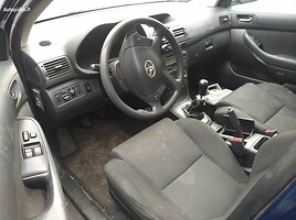 Toyota Avensis 2004 y parts