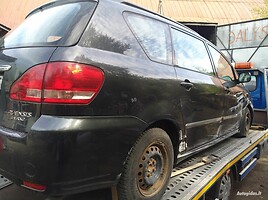 Toyota Avensis Verso 2003 г запчясти