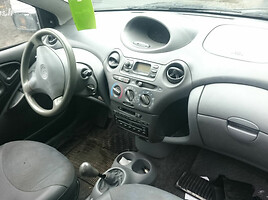 Toyota Yaris 2002 г запчясти