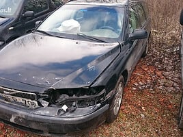 Volvo V70 2002 y parts