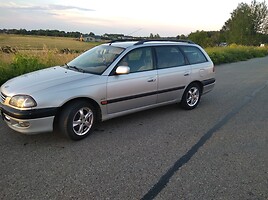 Toyota Avensis I TD 1998 г запчясти