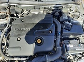 Volvo V40 2002 y parts