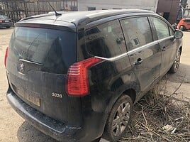 Peugeot 5008 2011 г запчясти