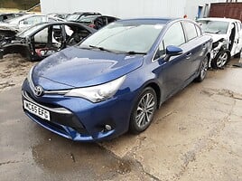 Toyota Avensis 2015 г запчясти