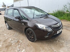 Opel Zafira C 2012 г запчясти