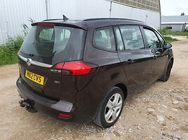 Opel Zafira C 2012 г запчясти