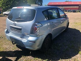 Toyota Corolla Verso 2005 г запчясти