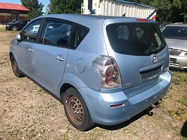 Toyota Corolla Verso 2005 г запчясти