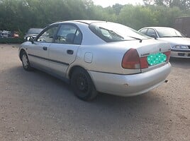 Mitsubishi Carisma 2000 y parts