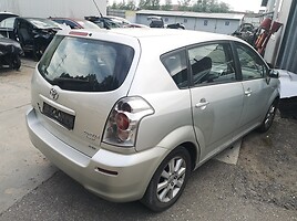 Toyota Corolla Verso 2006 г запчясти