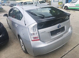 Toyota Prius IV 2011 г запчясти