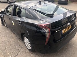 Toyota Prius 2018 y parts