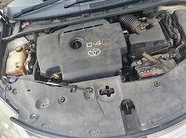 Toyota Avensis III 2010 y parts