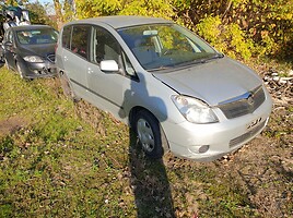 Toyota Corolla Verso 2003 m dalys