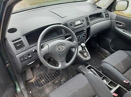 Toyota Corolla Verso 2003 y parts