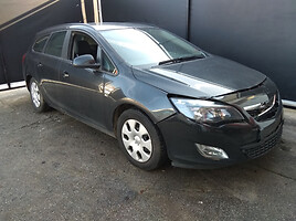 Opel Astra Universalas 2013