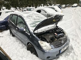 Toyota Corolla Verso 2002 y parts