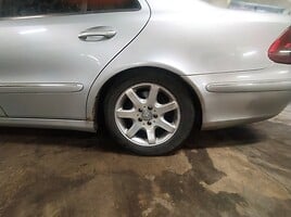 Mercedes-Benz E 220 Elegance 2002 y parts