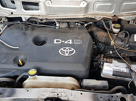 Toyota Corolla Verso 2008 y parts