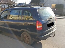 Opel Zafira A 2000 m dalys