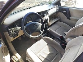 Opel Vectra 2000 m dalys