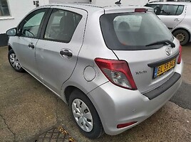 Toyota Yaris 2012 г